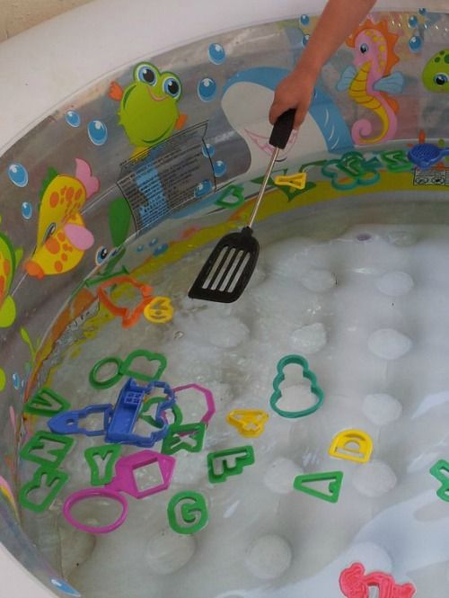 8 jocs d'experimentació a la piscina inflable o la banyera- Pares i Nens