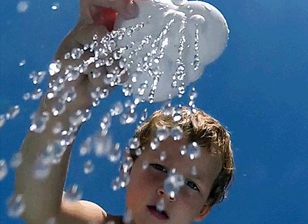7 activitats per fer amb aigua- Pares i Nens