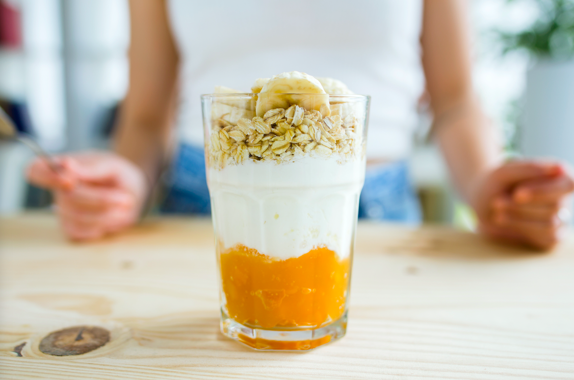 Quan el dividim podem aprofitar per posar fruita tallada petita a la melmelada la part inferior dels recipients FOTO: Cedida