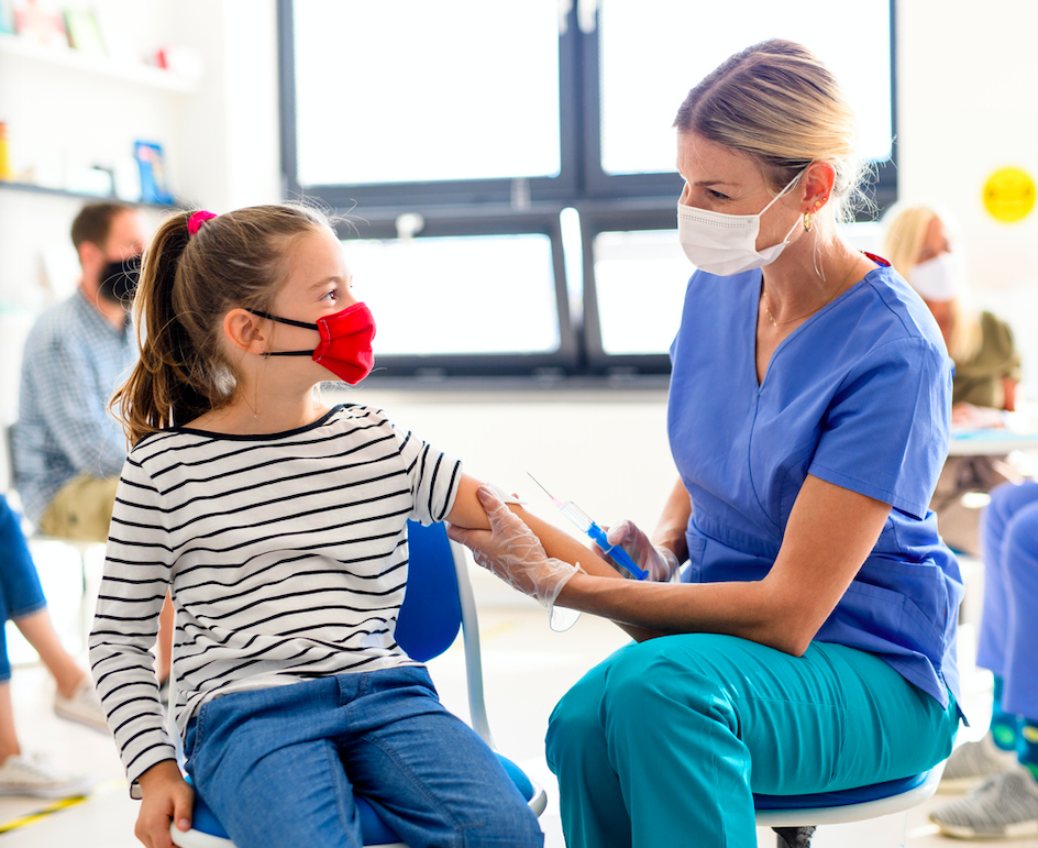 Si un niño o niña ya ha pasado la covid cuando tendría que recibir la primera o la segunda dosis? FOTO: Cedida